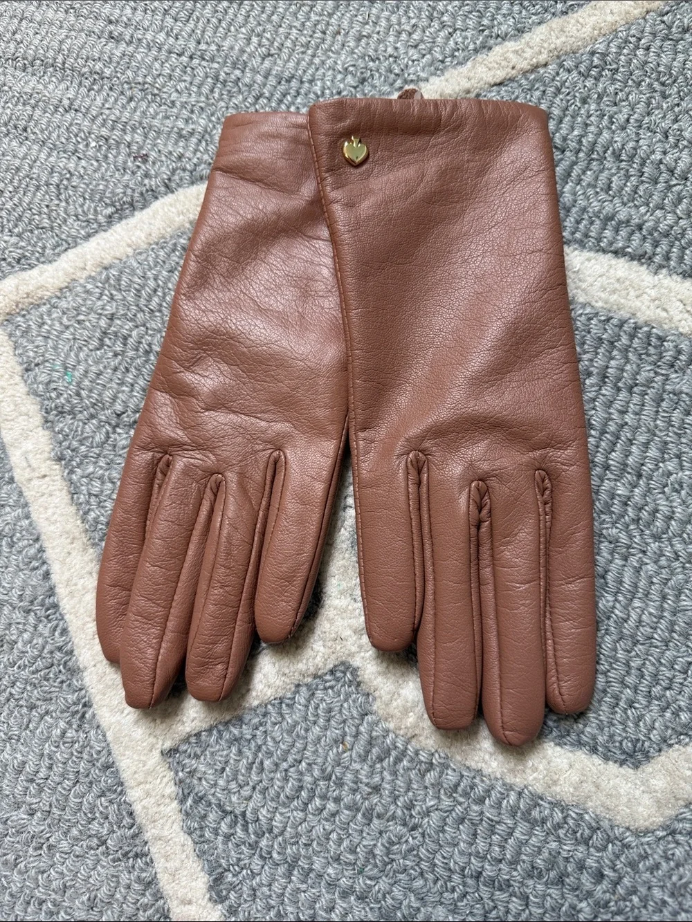 Kate Spade Cognac Goat Leather Spade Logo Gloves Brown Size S NWT